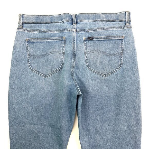 Lee Bootcut Women's size 18 Medium Wash Blue Denim Jeans - Picture 2 of 4